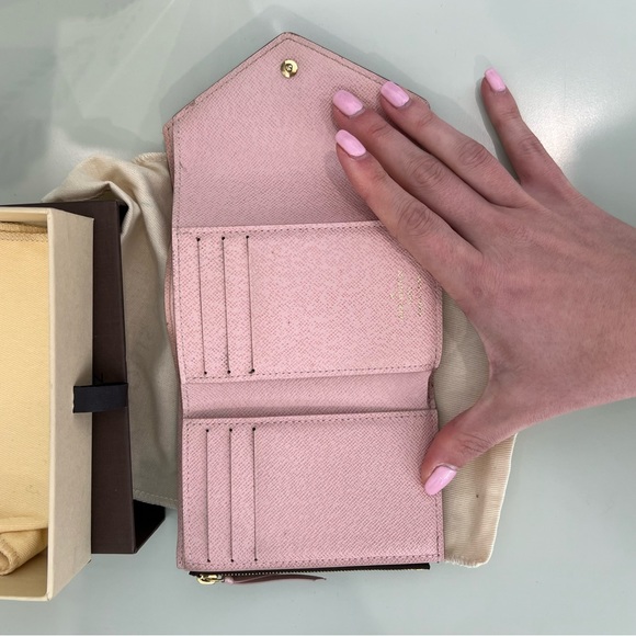 Louis Vuitton Victorine Wallet - Picture 3 of 15